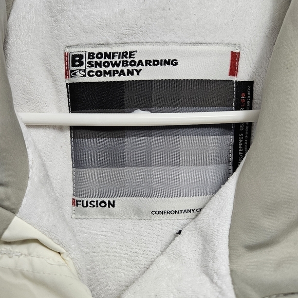 VINTAGE BONFIRE SKI Snowboard jacket. - Picture 2 of 8
